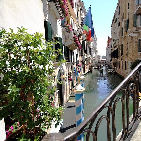 Hotel Colombina Venice Exterior photo