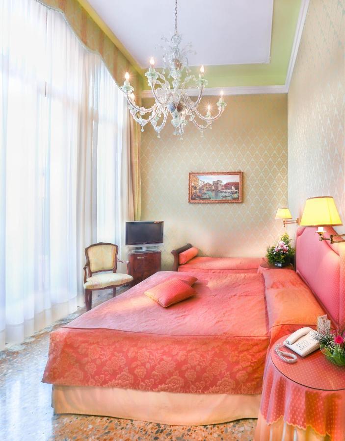 Hotel Colombina Venice Exterior photo