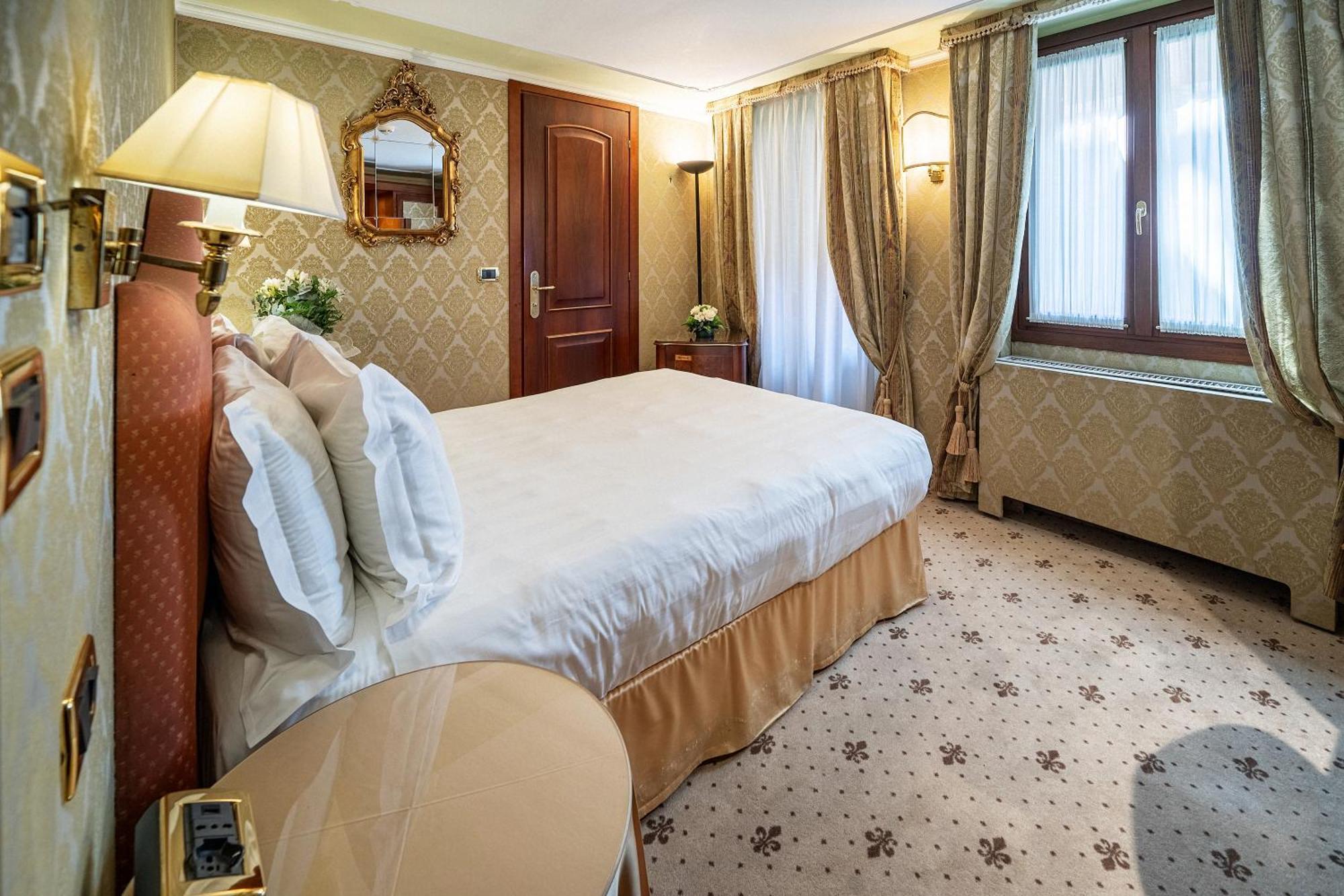 Hotel Colombina Venice Exterior photo