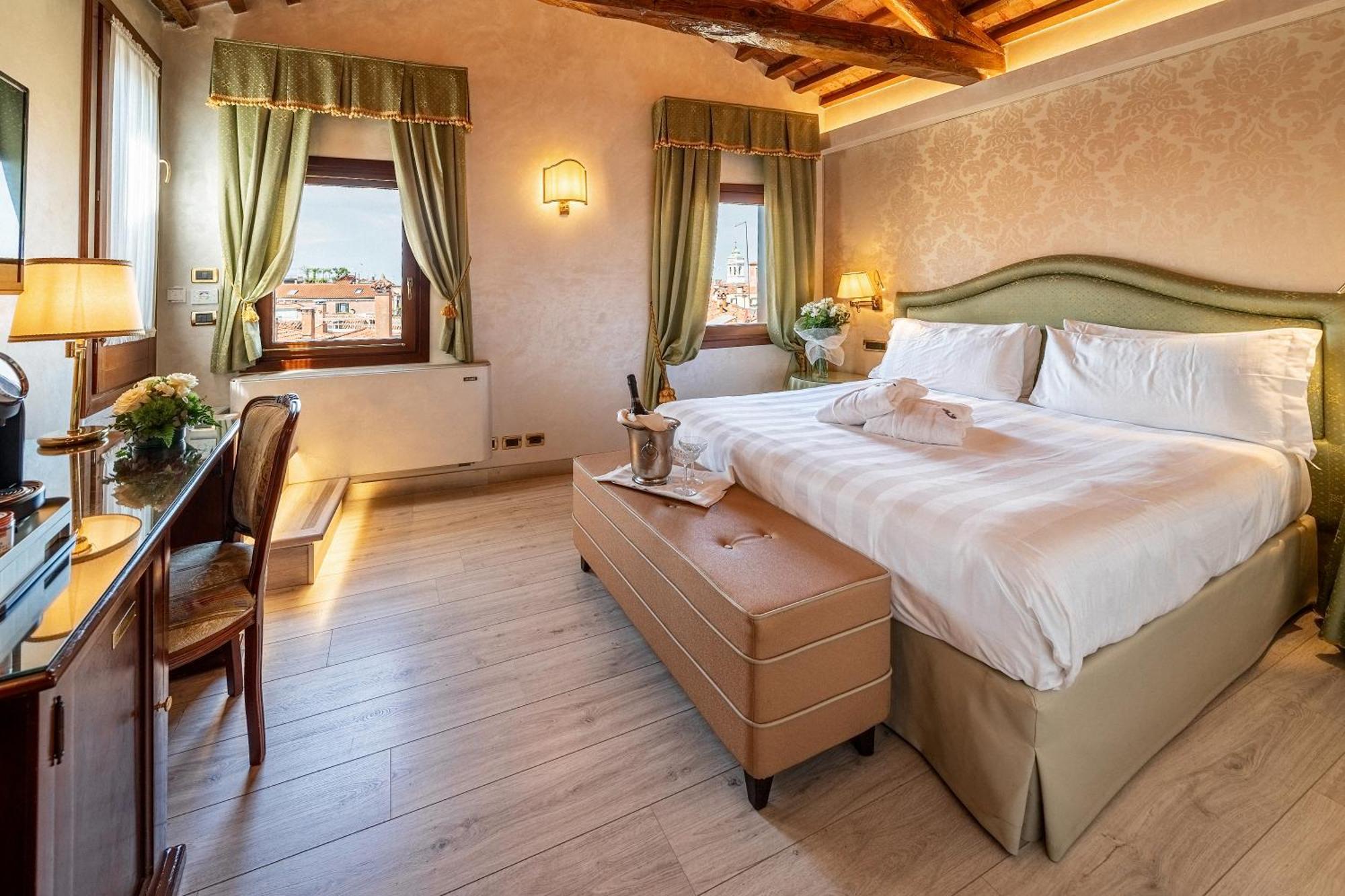 Hotel Colombina Venice Exterior photo