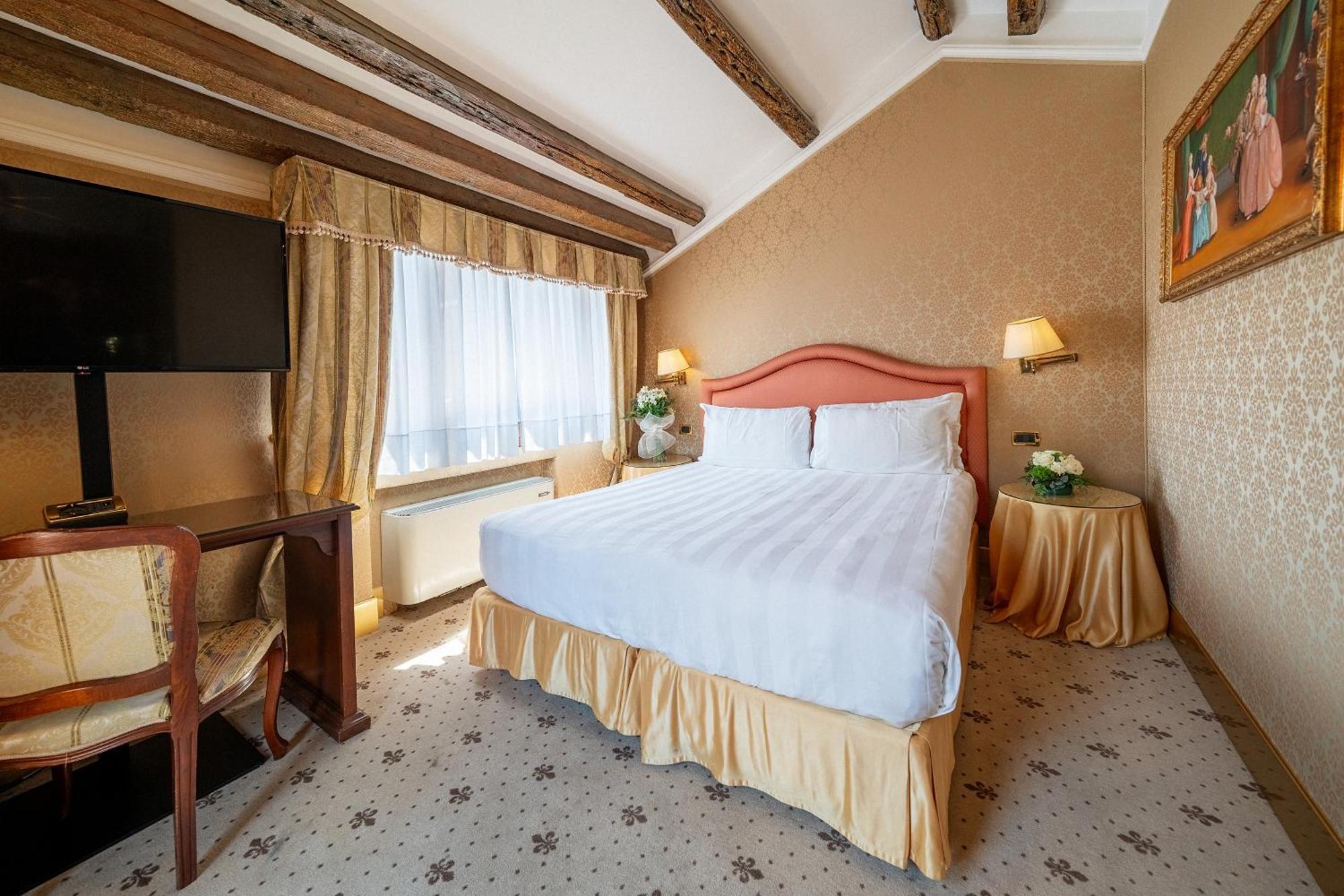 Hotel Colombina Venice Exterior photo