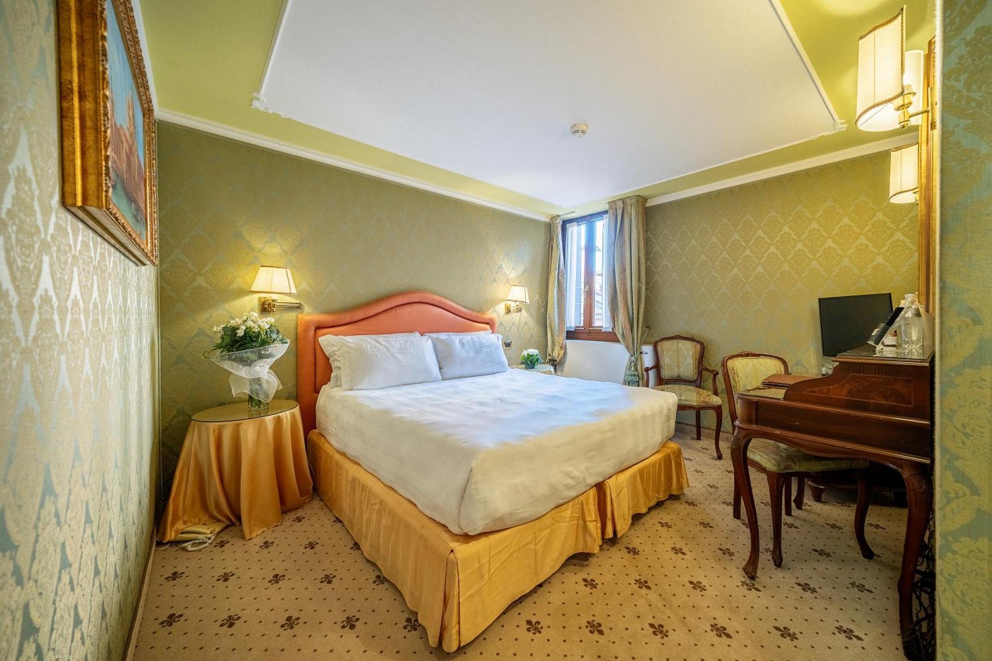 Hotel Colombina Venice Exterior photo