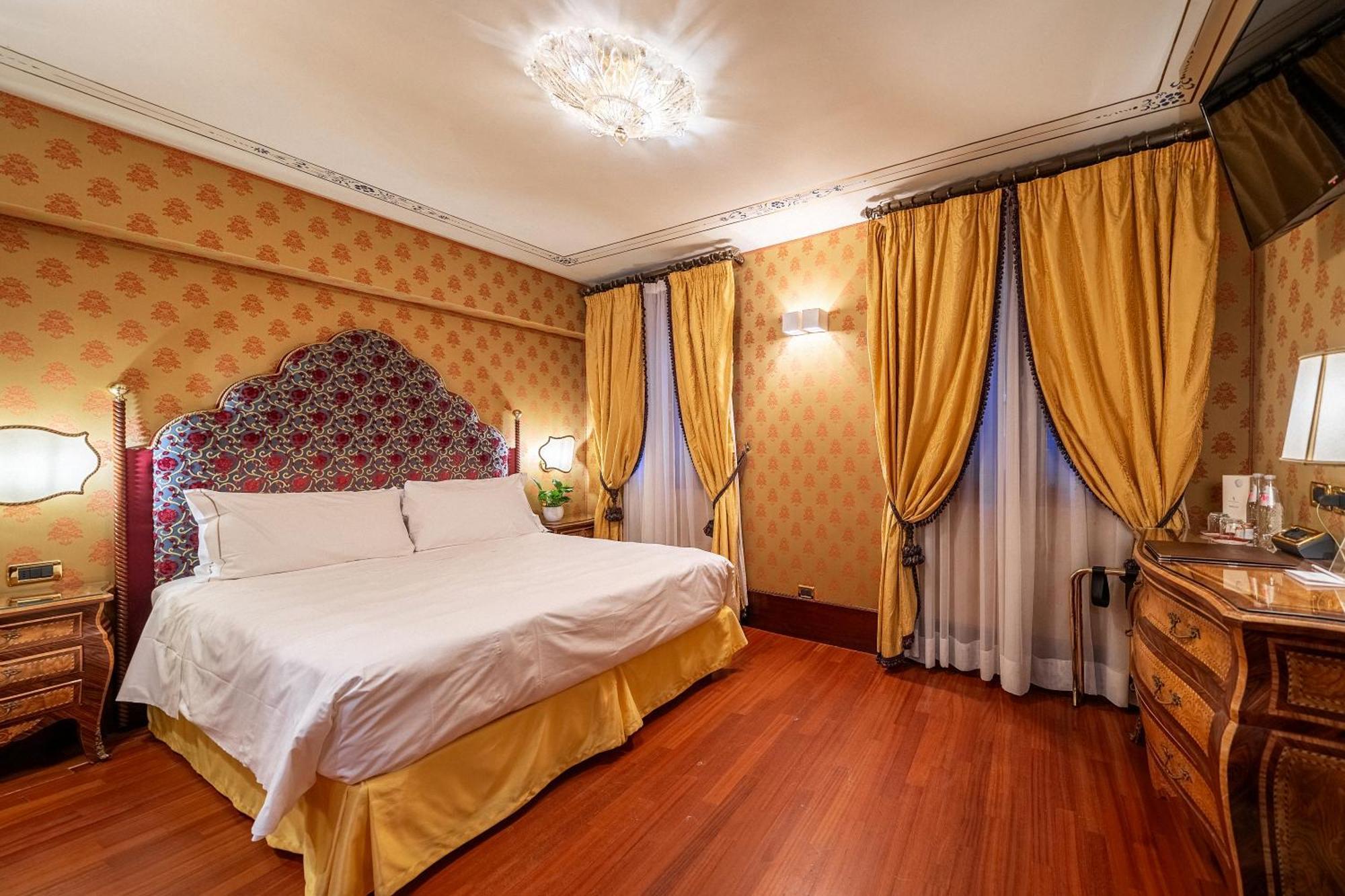 Hotel Colombina Venice Exterior photo